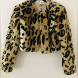 Express crop Faux Fur small jacket